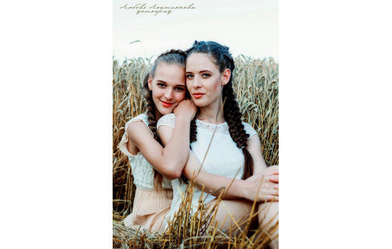Сёстры Настя и Лиза